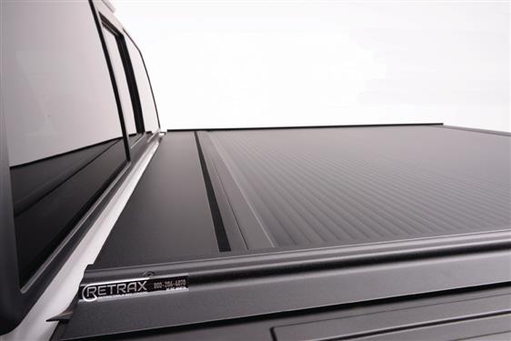 Retrax Tonneau Cover; Manual Retractable; key Lockable 2016-2020 Tacoma